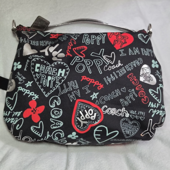 ✨ Rare Collector’s Coach Poppy Graffiti Hobo ✨ - Picture 3 of 17